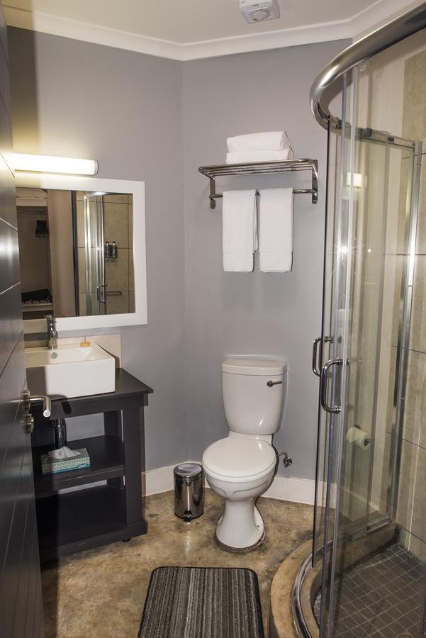 The Urban Hotel Ндола Екстериор снимка